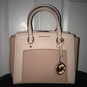 Michael kors medium pink purse